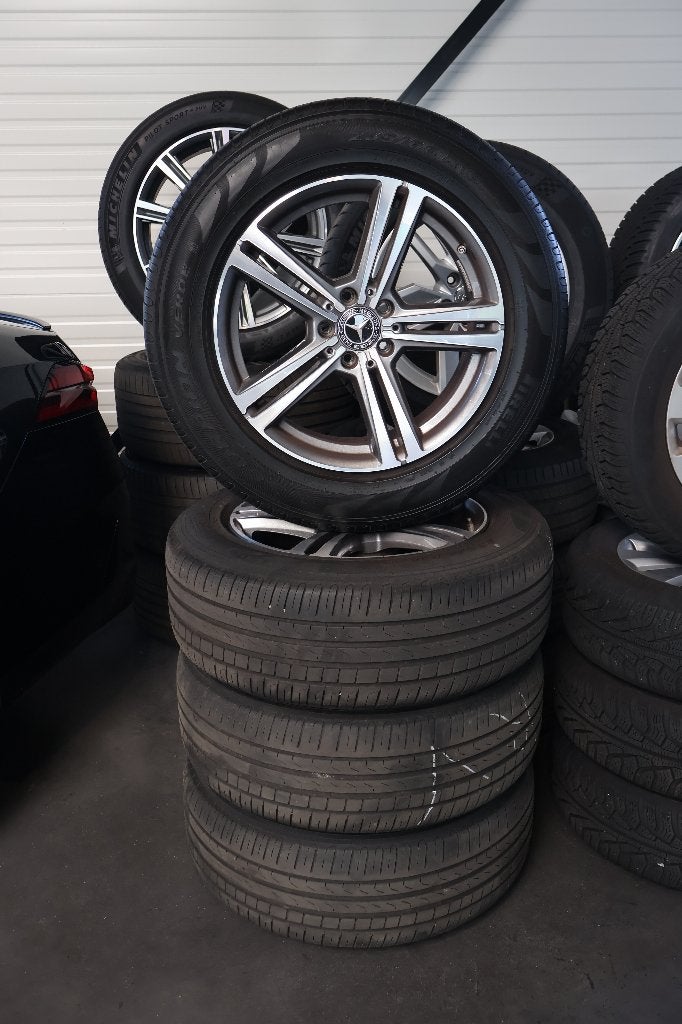 Mercedes Benz GLC Zomerset 18", Auto-onderdelen, 18 inch, Gebruikt, Banden en Velgen, 235 mm