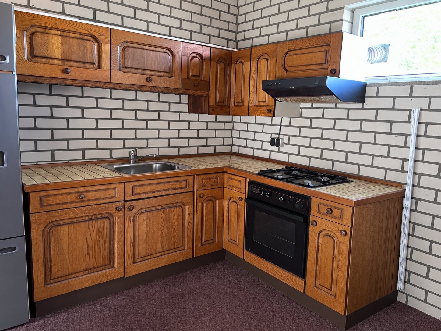 Hoekkeuken met oven en kookplaat, Ophalen, Gebruikt, Overige materialen, Bruin