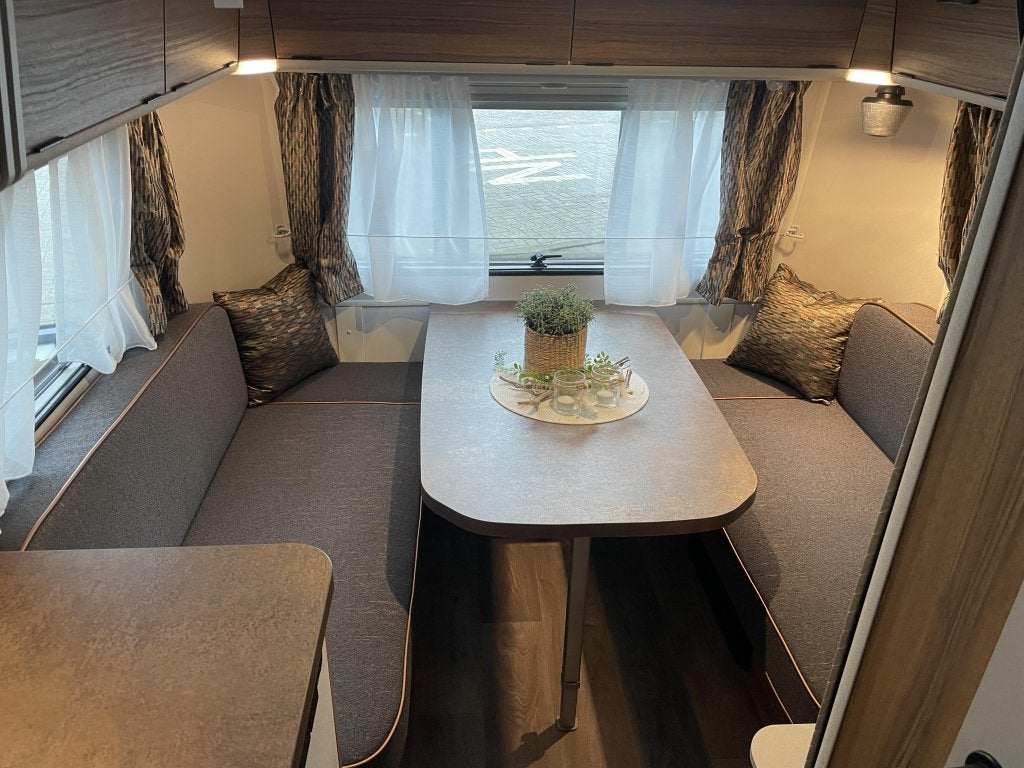 Eriba Touring 560 Stapelbed, Caravans en Kamperen, Caravans, Standaardzit, Bedrijf, 4 tot 5 meter, Eriba