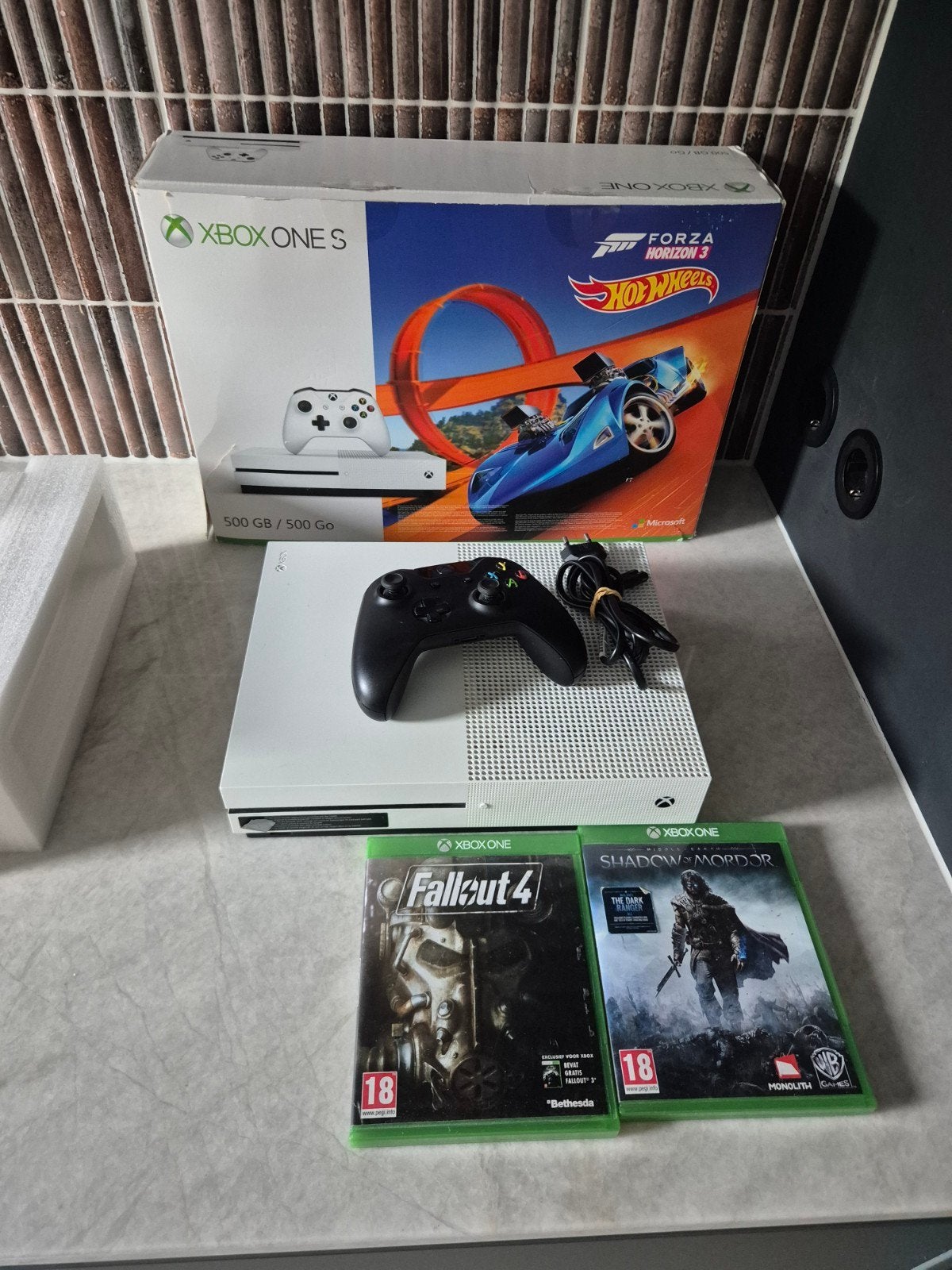 Xbox One S 500 GB met controller en games, Spelcomputers en Games, Spelcomputers | Xbox One, Xbox One S, Ophalen of Verzenden