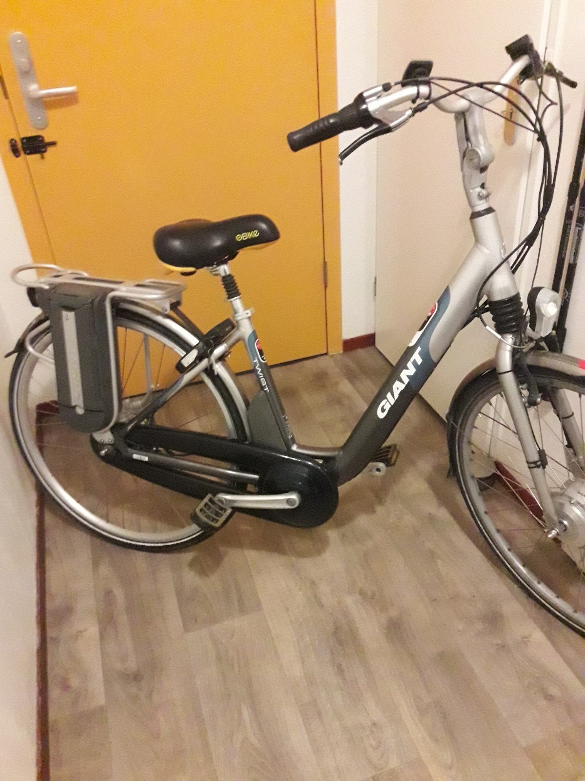 Giant twist PRIMA STAAT., Ophalen, Zo goed als nieuw, Accu, Achterlicht