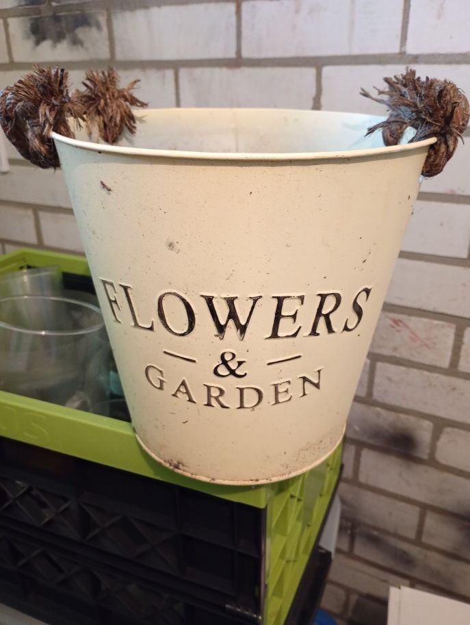 Bloempot/bak Flowers & Garden, Overige materialen, Gebruikt, Rond, Ophalen of Verzenden