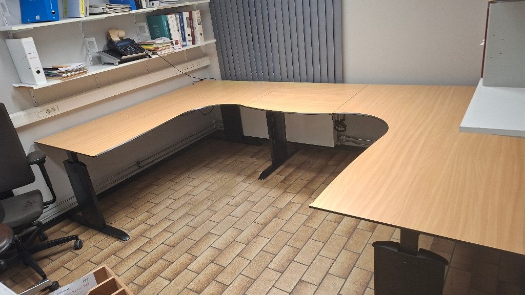 M buro / Bureau in hoogte verstelbaar met trespa blad!, Ophalen, Gebruikt, In hoogte verstelbaar, /