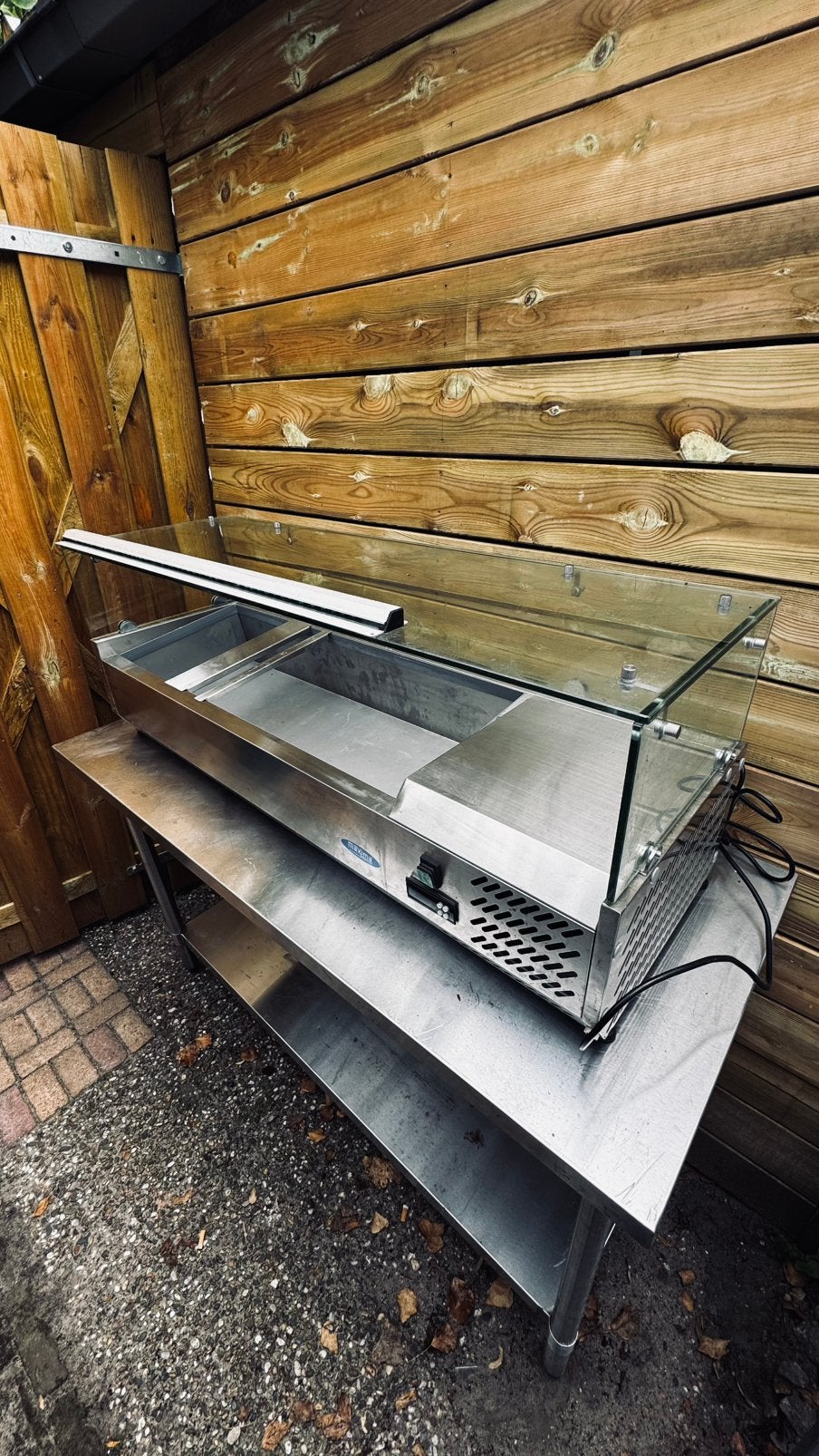 Opzet vitrine / saladette, Ophalen, Zonder vriesvak, Minder dan 85 cm, Minder dan 75 liter