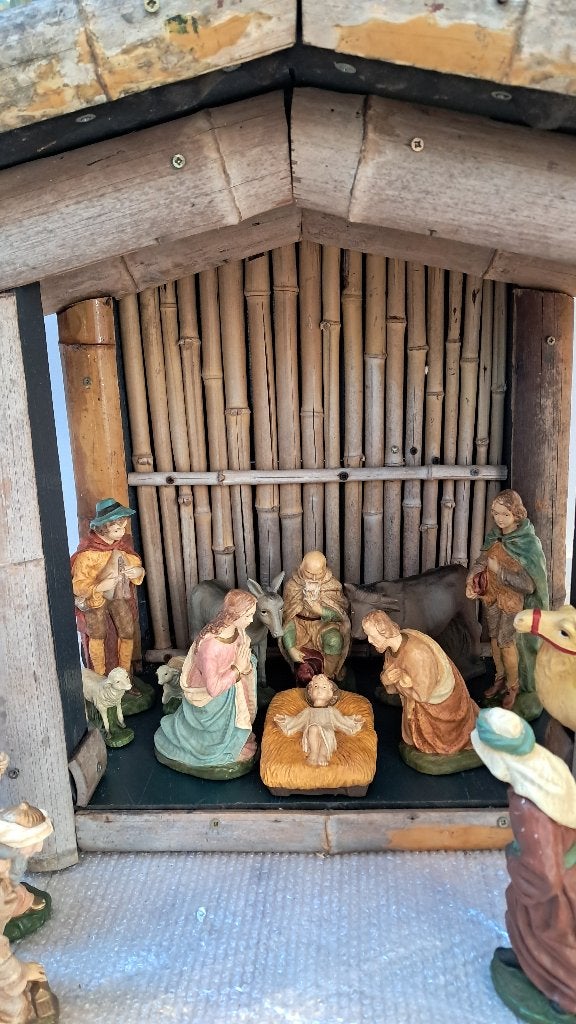 Kerstal met kerststukken ( 20 cm hoogte), Diversen, Kerst, Ophalen of Verzenden, Zo goed als nieuw