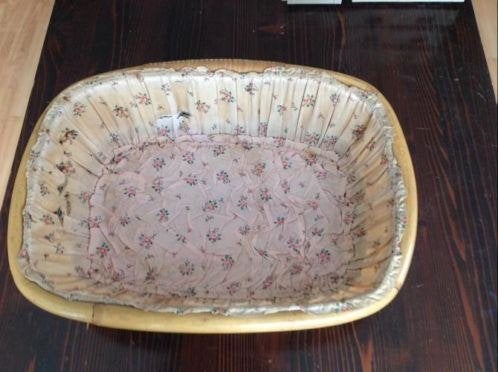 voor Reborn Poppen, leuke ouderwetse luiermand van rotan., Ophalen of Verzenden, Gebruikt, Accessoires, Levensecht of Reborn