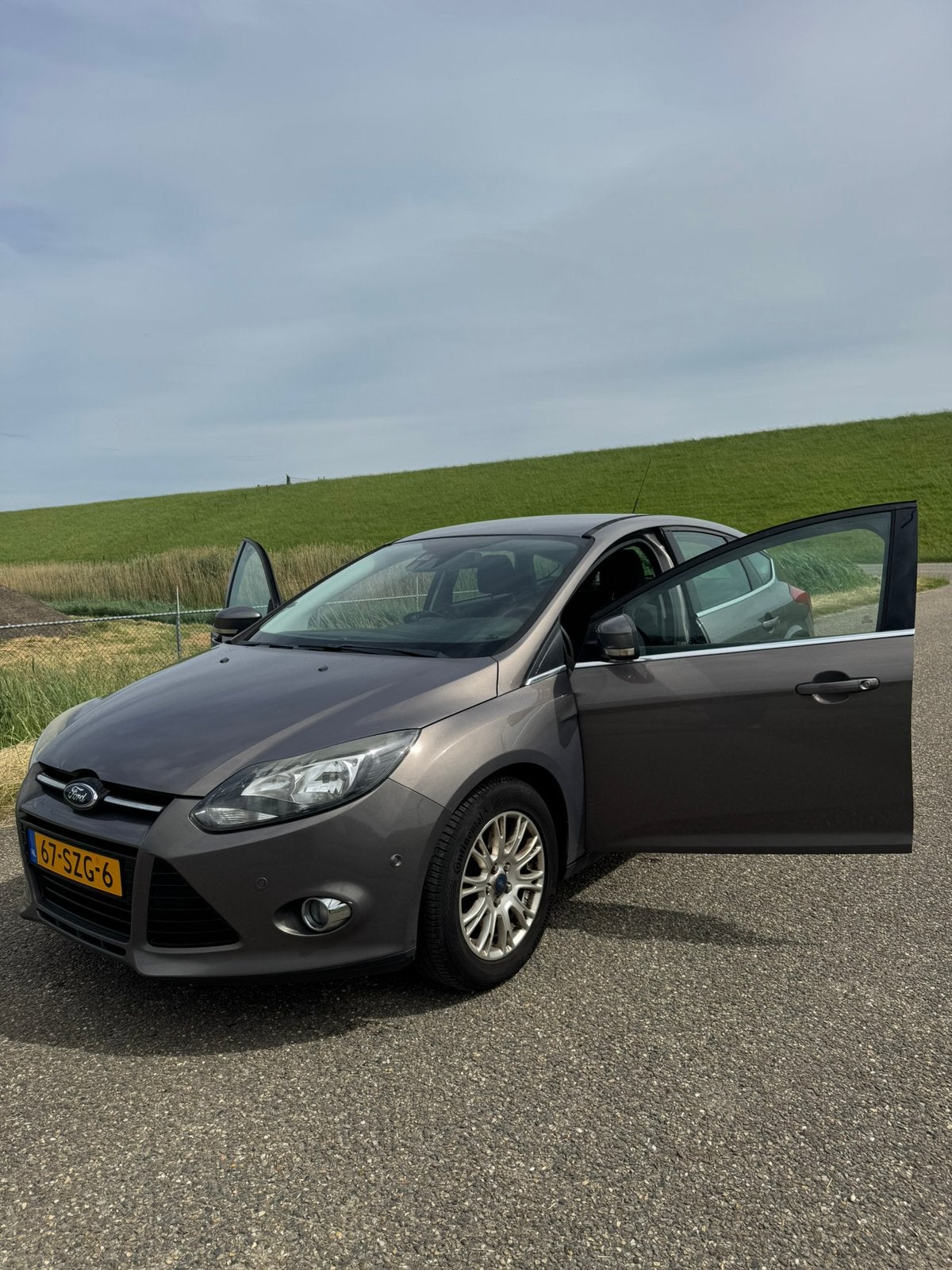 Foto 3 van Ford Focus 1.6 Titanium. 52000 NAP. Dealonderhouden.