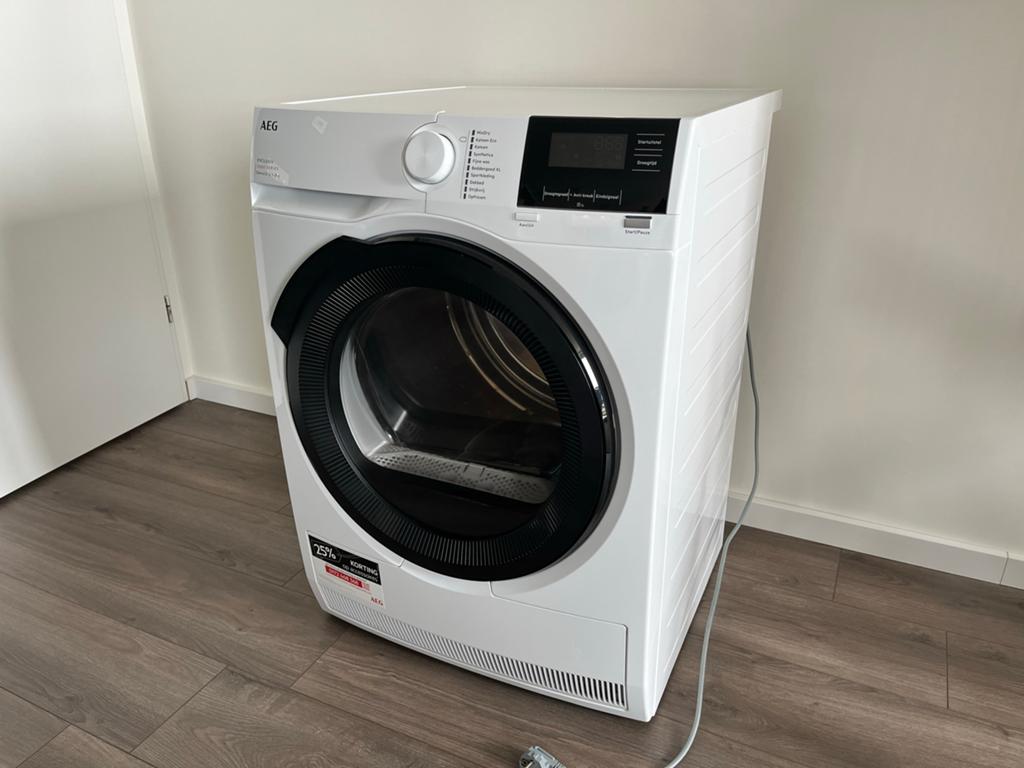 AEG Warmtepompdroger 7000 series Sensidry 8kg TR7BOCHUM, Ophalen, Gebruikt, 8 tot 10 kg, Voorlader