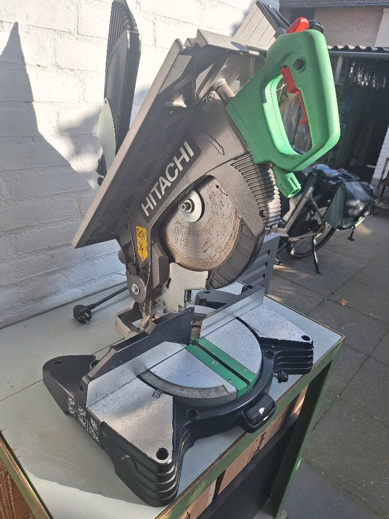 Hitachi C12YA combinatie afkortzaag / zaagtafel, Ophalen, Gebruikt, 70 mm of meer, Afkortzaag