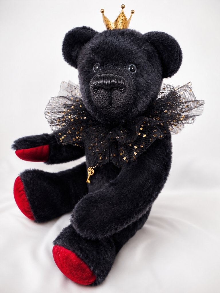 Zwarte teddybeer 30 cm hoog met kroontje  / handgemaakt OOAK, Ophalen of Verzenden, Zo goed als nieuw, Stoffen beer, Overige merken