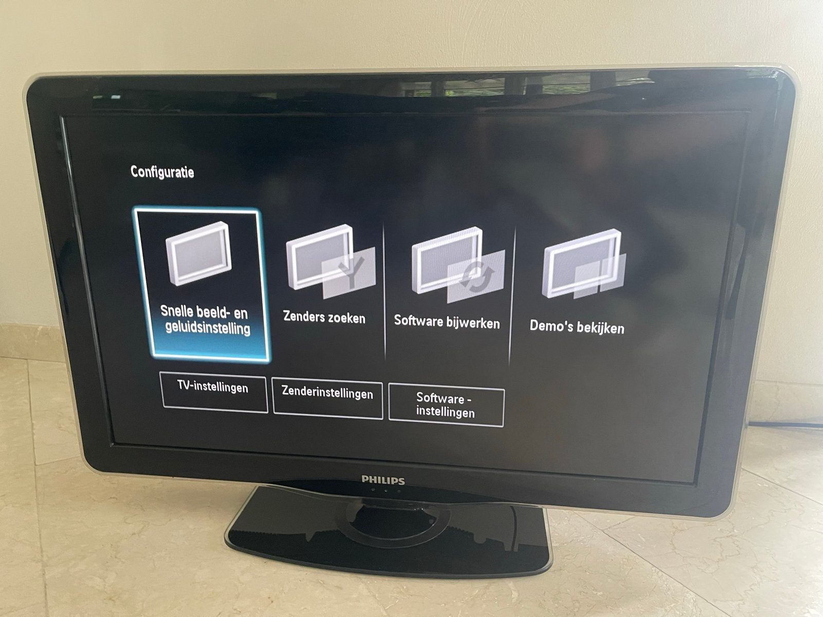 Philips LCD TV - 32!inch 82 cm Goede staat, Ophalen, Philips, Gebruikt, 50 Hz