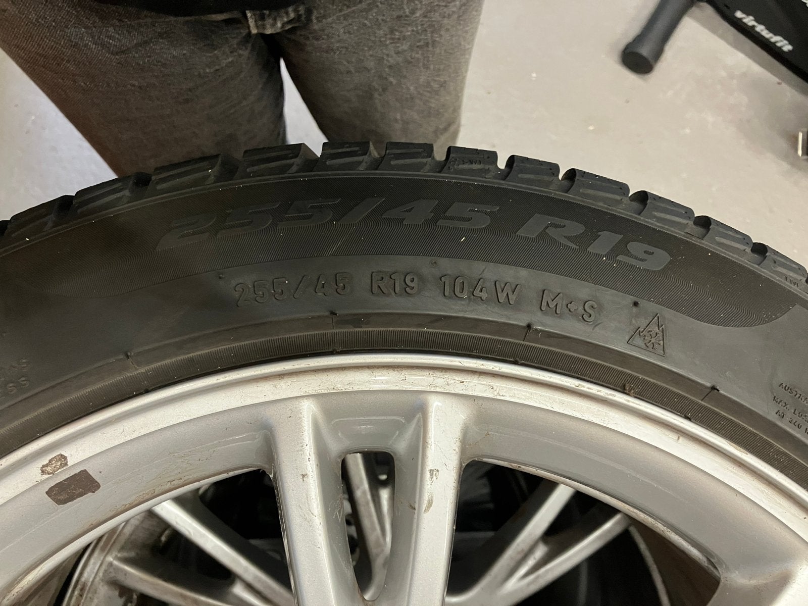 Foto 6 van Winterbanden met velgen voor Tesla Model Y