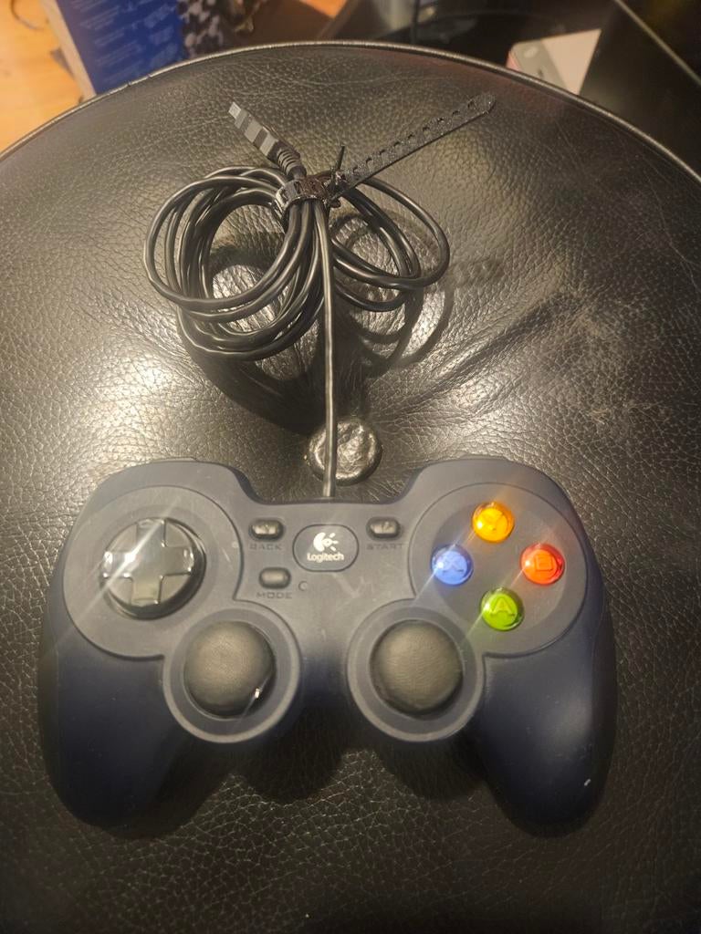 Logitech Gamepad F310 - Bedrade Controller voor PC, Gebruikt, Ophalen of Verzenden, PC, Logitech