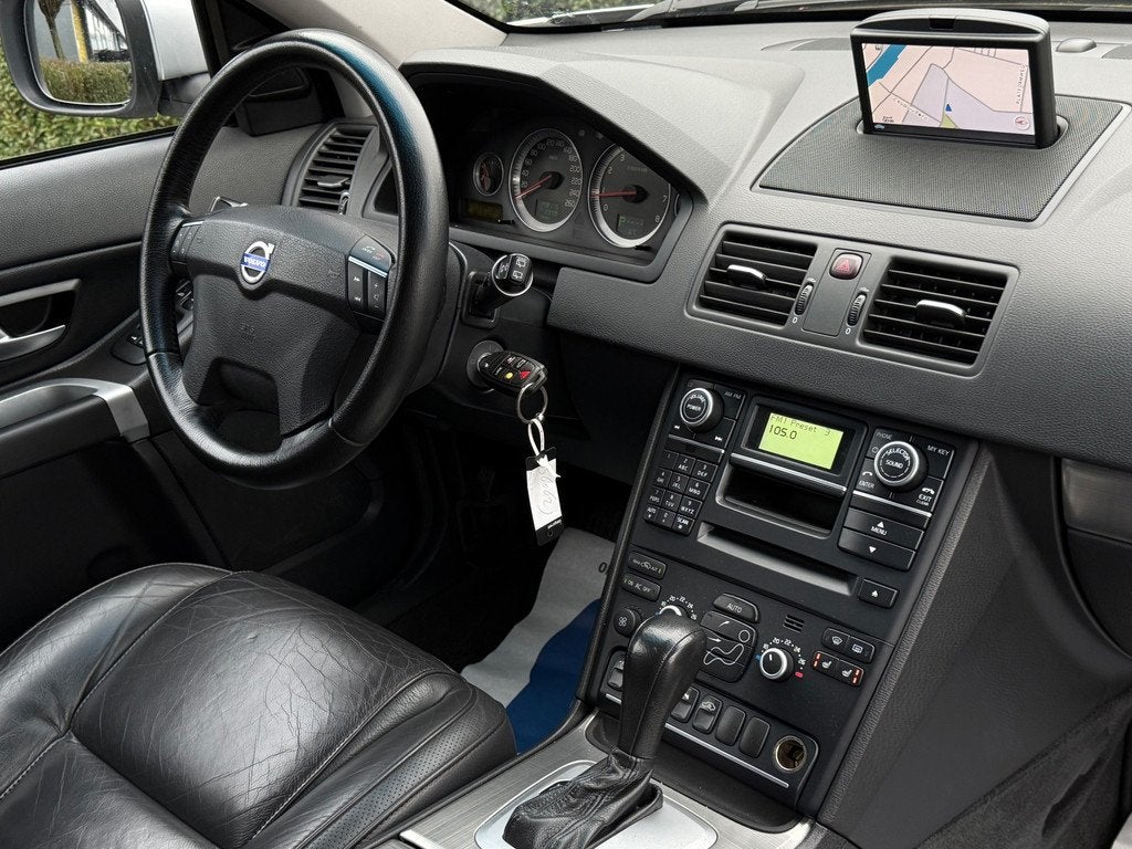 Volvo XC90 4.4 V8 - 7 PERS - STOEL VERW - XENON - CRUISE / C, Gebruikt, 2077 kg, 138 €/maand, Leder