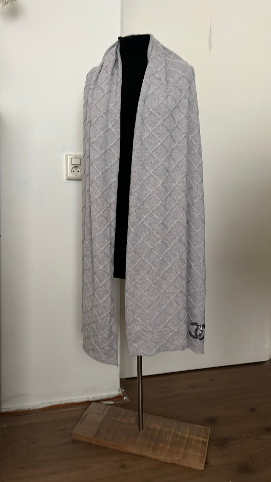 Chanel 100% Kasjmier Stola – Collectie 13B (Nieuwstaat), Kleding | Dames, Mutsen, Sjaals en Handschoenen, Ophalen, Zo goed als nieuw