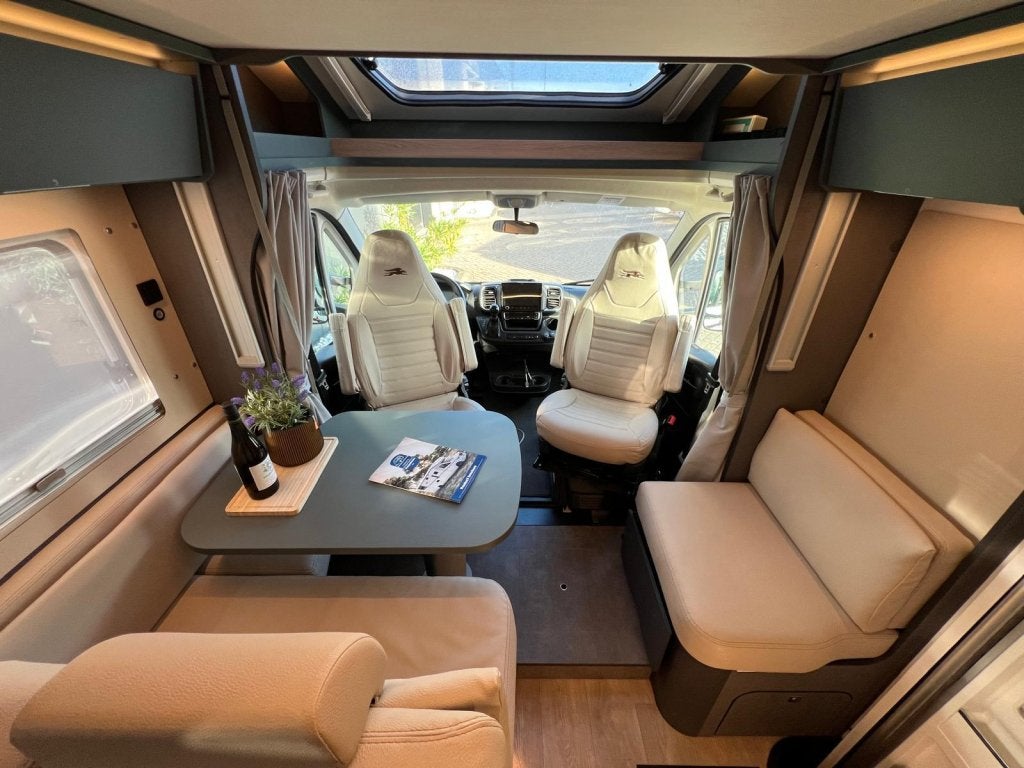 Laika Kosmo 319 automaat enkele bedden, 5 persoons, Caravans en Kamperen, Automaat, Standaard zit, Ringverwarming, Fiat