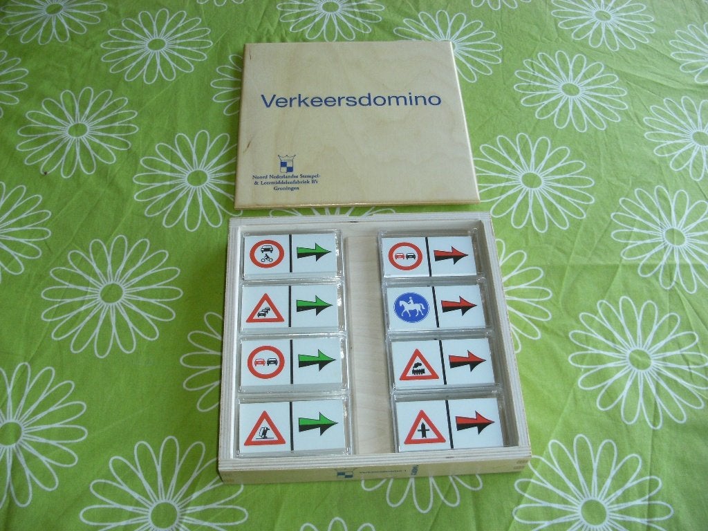 Verkeersdomino deel 1 - Noord Nederlandse fabriek Groningen, Ophalen of Verzenden, Zo goed als nieuw, Ontdekken