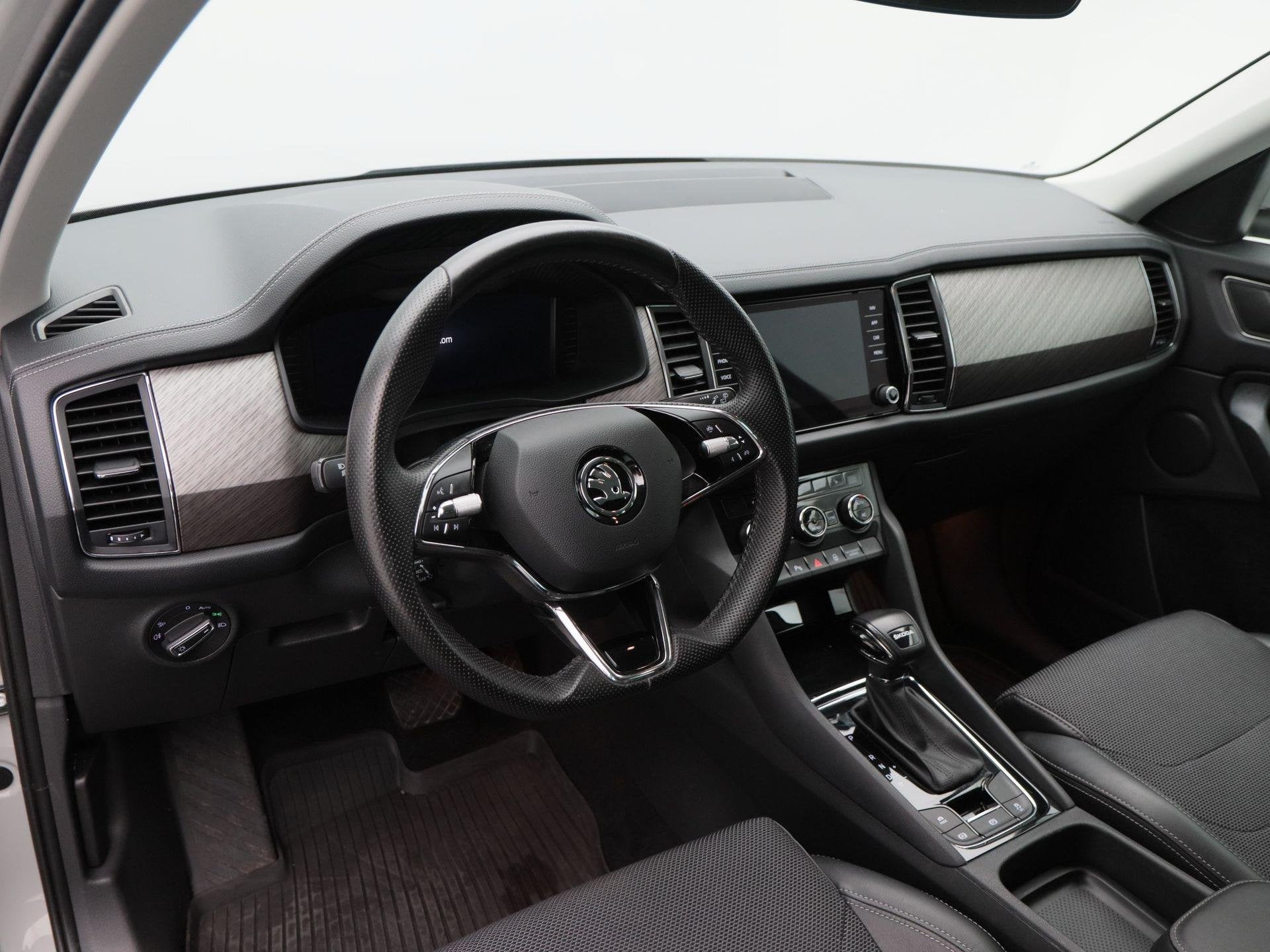 Skoda Kodiaq 1.5 TSi 150 Pk Automaat Business Edition Plus |, Auto's, 4 cilinders, 150 pk, Leder en Stof, Automatische klimaatregeling