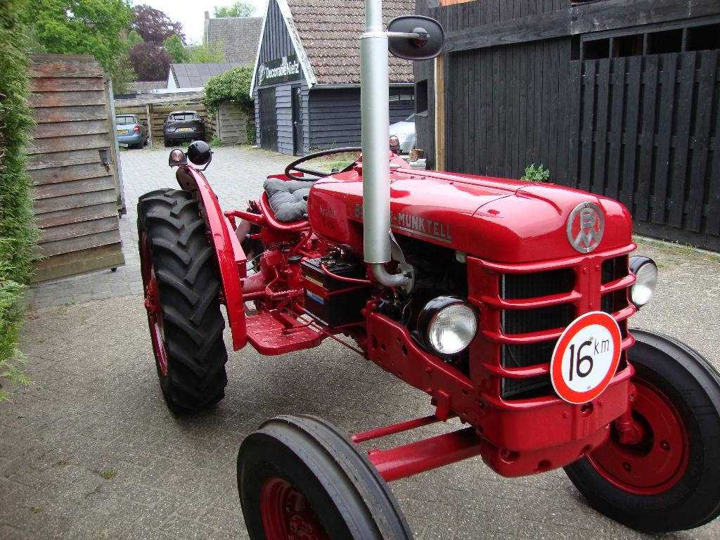 TE KOOP BM VOLVO KARBAT 425  EN NOG ONDERDELEN, Overige merken, Tot 2500, Oldtimer, Ophalen of Verzenden