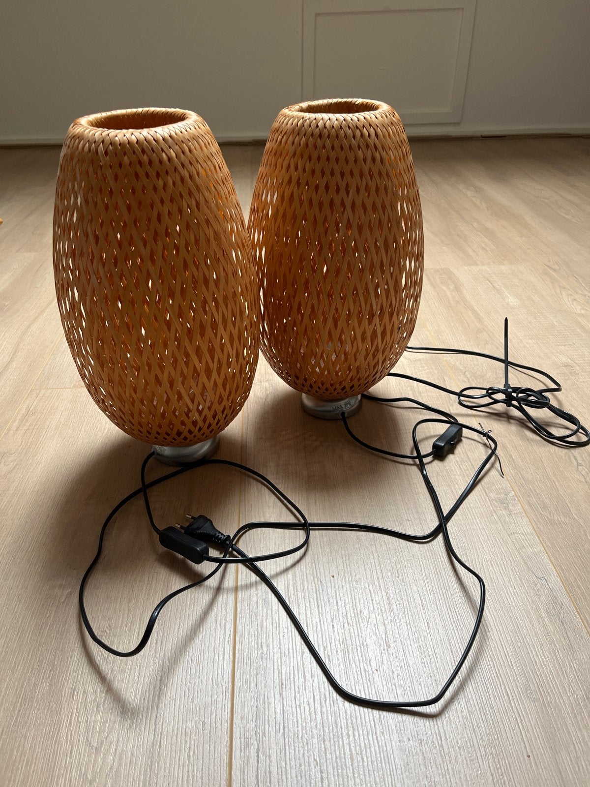 IKEA BÖJA Tafellampen - Set van 2, Huis en Inrichting, Lampen | Tafellampen, Met schakelaar, Scandinavisch, Natuurlijk materiaal