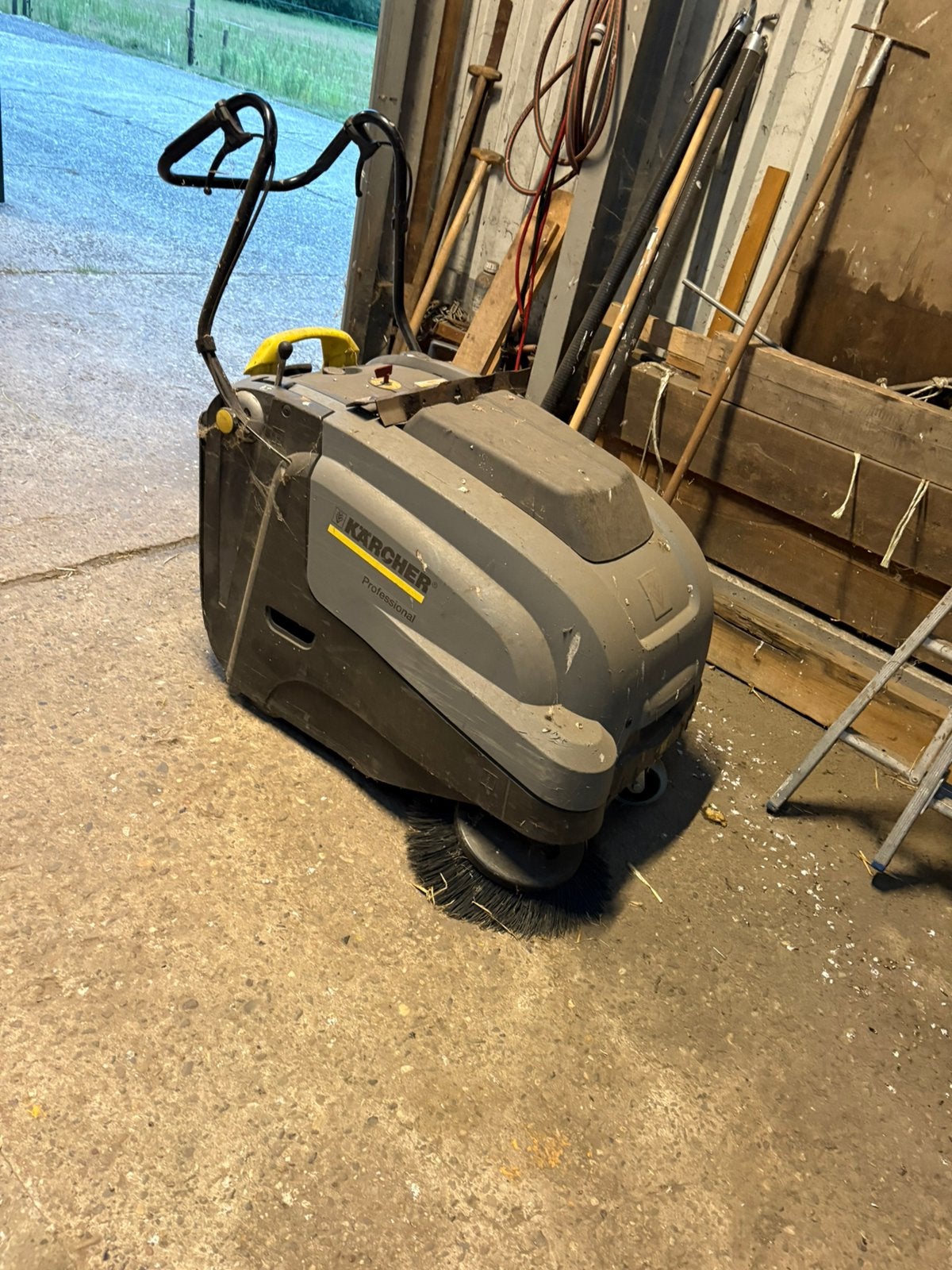 Zeer goed werkende veegmachine te koop, Ophalen of Verzenden, Zo goed als nieuw