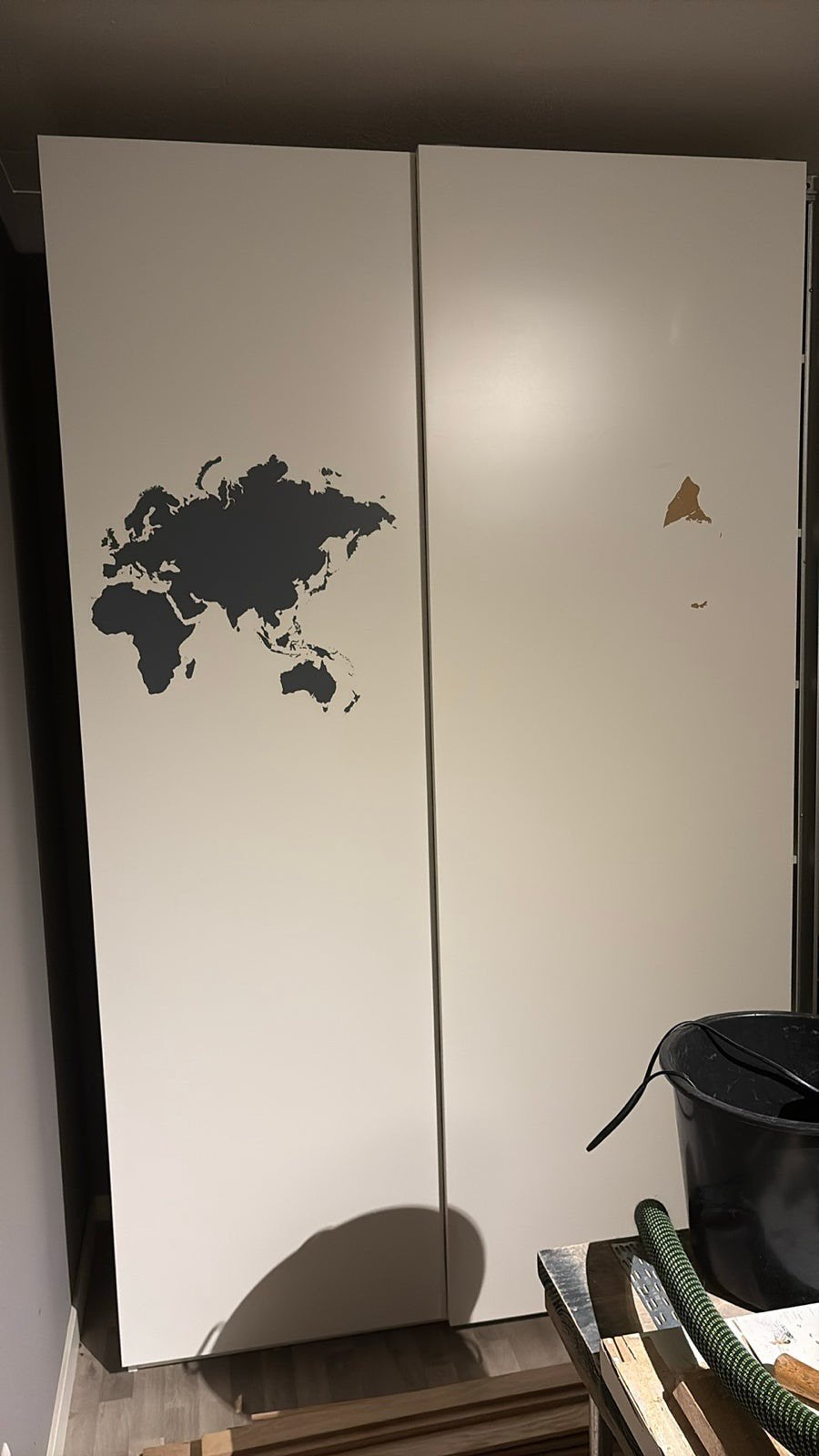 IKEA Pax kast 236x150x60 cm met schuifdeuren en planken, Gebruikt, 100 tot 150 cm, 200 cm of meer, Met lade(s)