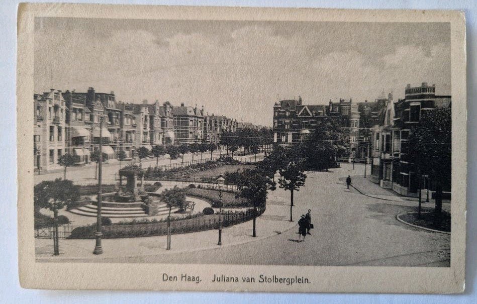 101 Den Haag - Juliana van Stolberglaan met monument, Ophalen of Verzenden, 1940 tot 1960, Ongelopen, Zuid-Holland