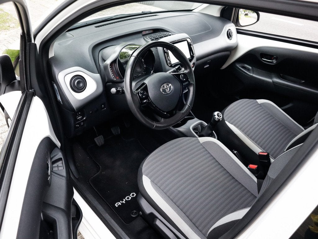 Toyota Aygo 1.0 VVT-i x-play limited 2e-Eig. & Keurig-Onderh, Auto's, Toyota, Voorwielaandrijving, 12 maanden, Stof, Gebruikt