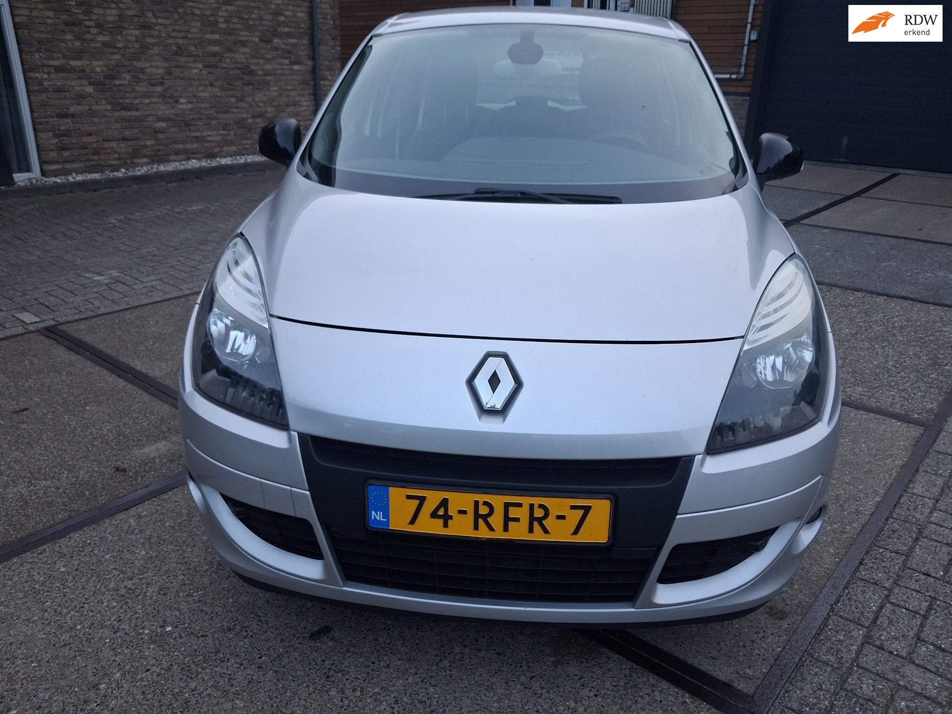Renault Scénic 1.4 TCe Bose ((( NAVIGATIE ))), Voorwielaandrijving, Euro 5, Gebruikt, 1295 kg