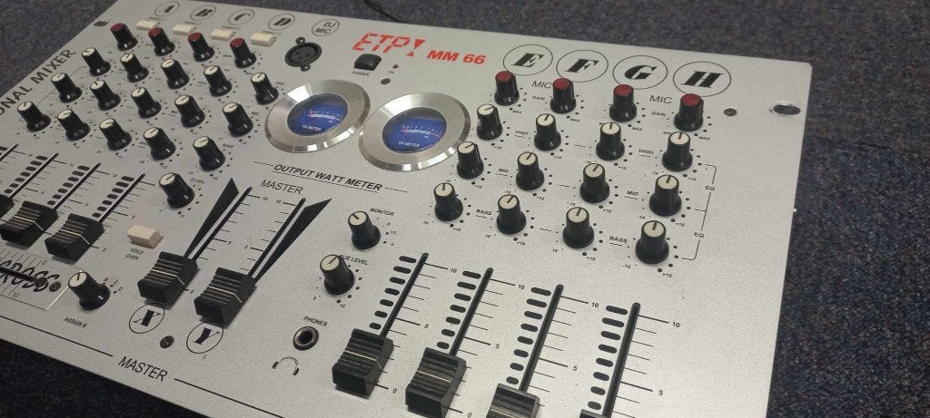 ETP MM66 mixer Mengpaneel 4 x line en 4 x microfooningang, Ophalen of Verzenden, Gebruikt, 5 tot 10 kanalen, Microfooningang