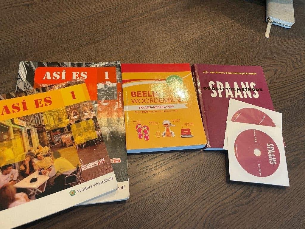 Spaanse lesboeken en woordenboek Wolters-Noordhoff., Gelezen, Non-fictie, Wolters-Noordhoff, Ophalen of Verzenden