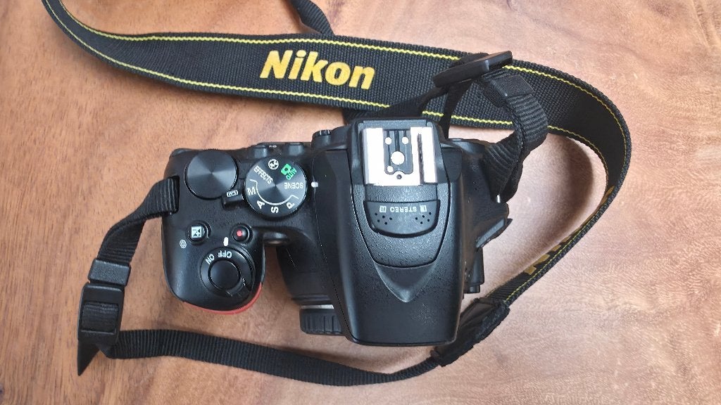 Nikon D5600 spiegelreflex camera (body), Audio, Tv en Foto, Fotocamera's Digitaal, Ingebouwde flitser, Accu, Spiegelreflex, Ophalen of Verzenden