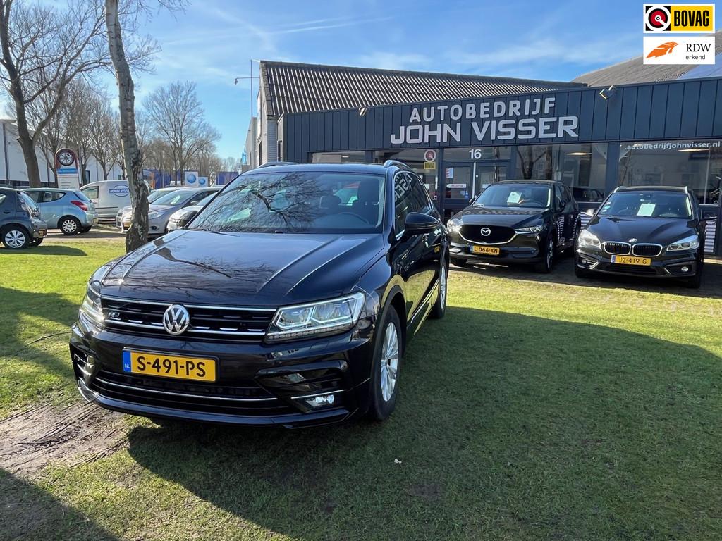Volkswagen Tiguan 1.5 TSI ACT Highline Business R * sportief, Auto's, 4 cilinders, 150 pk, Zwart, Bedrijf