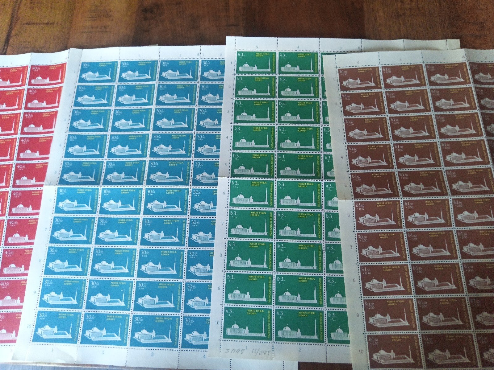 Postfrisse zegels Indonesië - Hele vellen van 50 stuks, Ophalen of Verzenden, Overige landen, Postfris