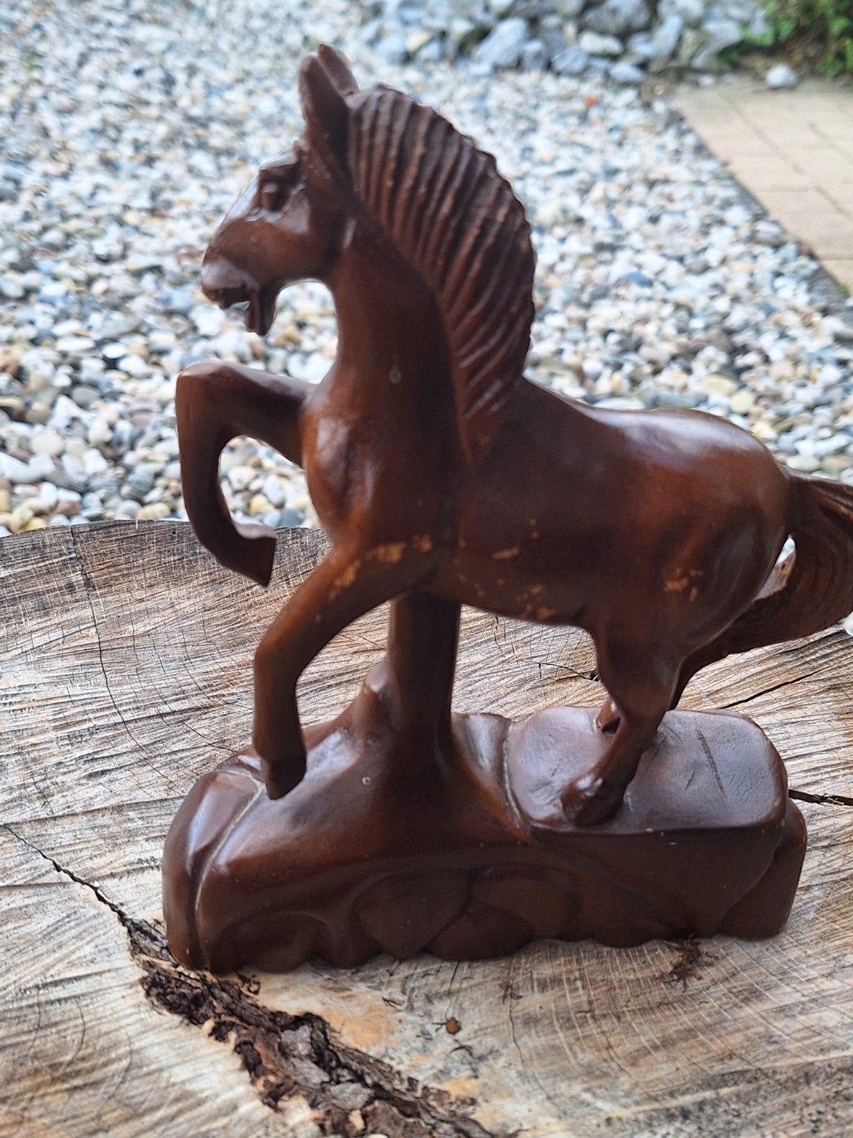 Handgesneden houten paardje - Uniek decoratiestuk, Houtsnijwerk, Minder dan 20 cm, Ophalen of Verzenden, Hout