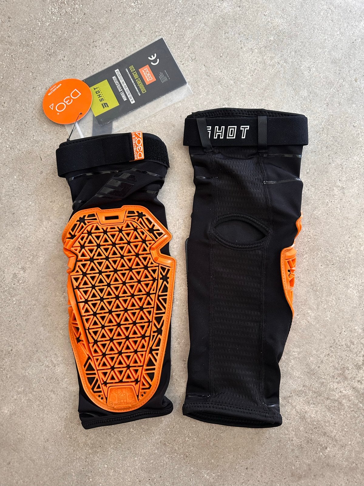 Nieuwe Shot BMX elleboogbeschermers D30 Adult M/L, Ophalen of Verzenden, Nieuw
