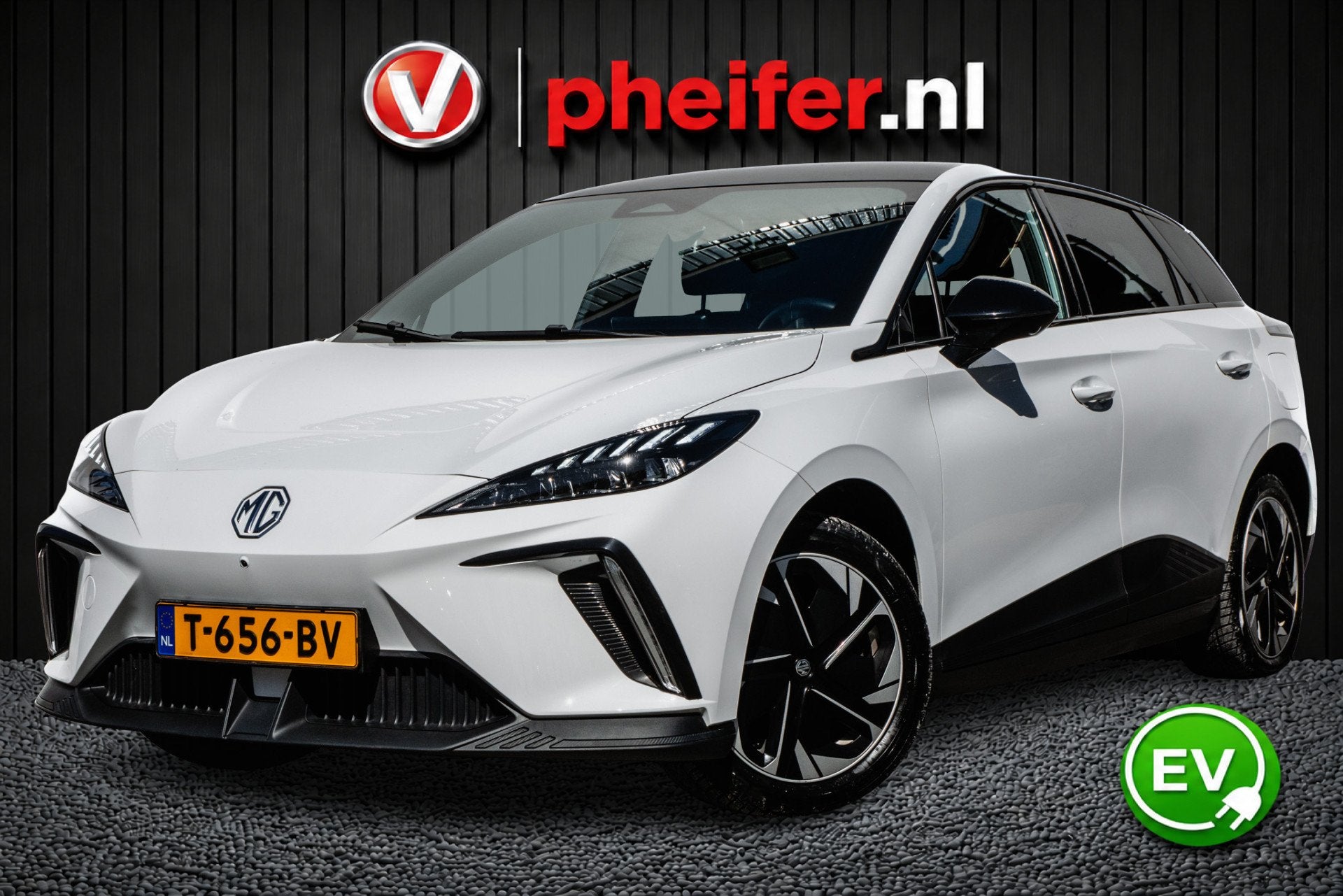 MG Mg4 electric Luxury 64 kWh SOH 91% Warmtepomp/ Stuur+stoe, Auto's, MG, Automaat, Achterwielaandrijving, Gebruikt, Zwart