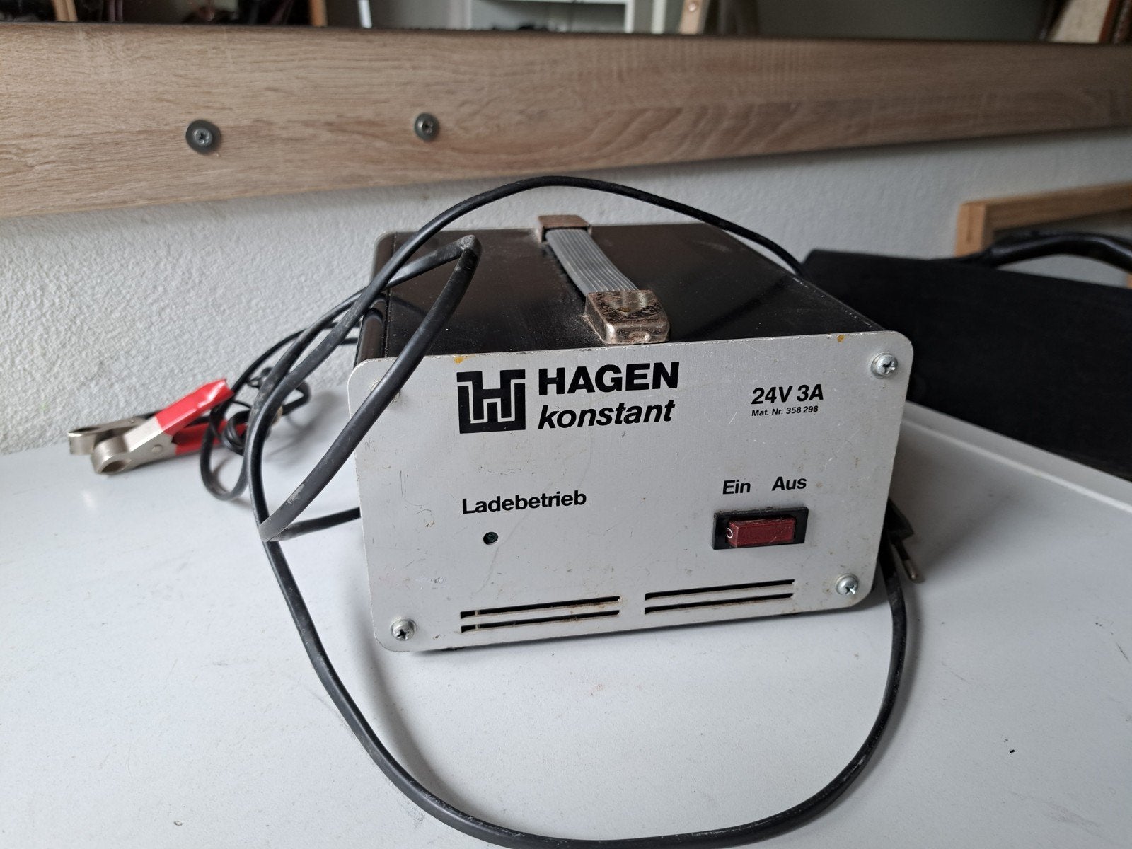 Hagen Konstand Laadstation 220V - 24V 3A Acculader, Ophalen of Verzenden