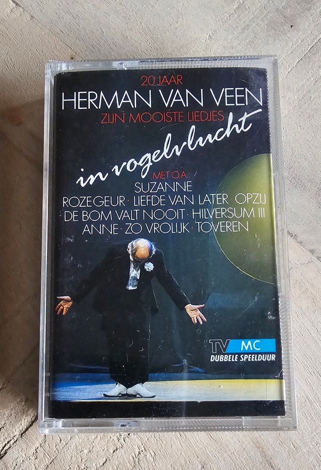 Herman van Veen - In Vogelvlucht cassettebandje, Cd's en Dvd's, Gebruikt, 1 bandje, Ophalen of Verzenden, Origineel