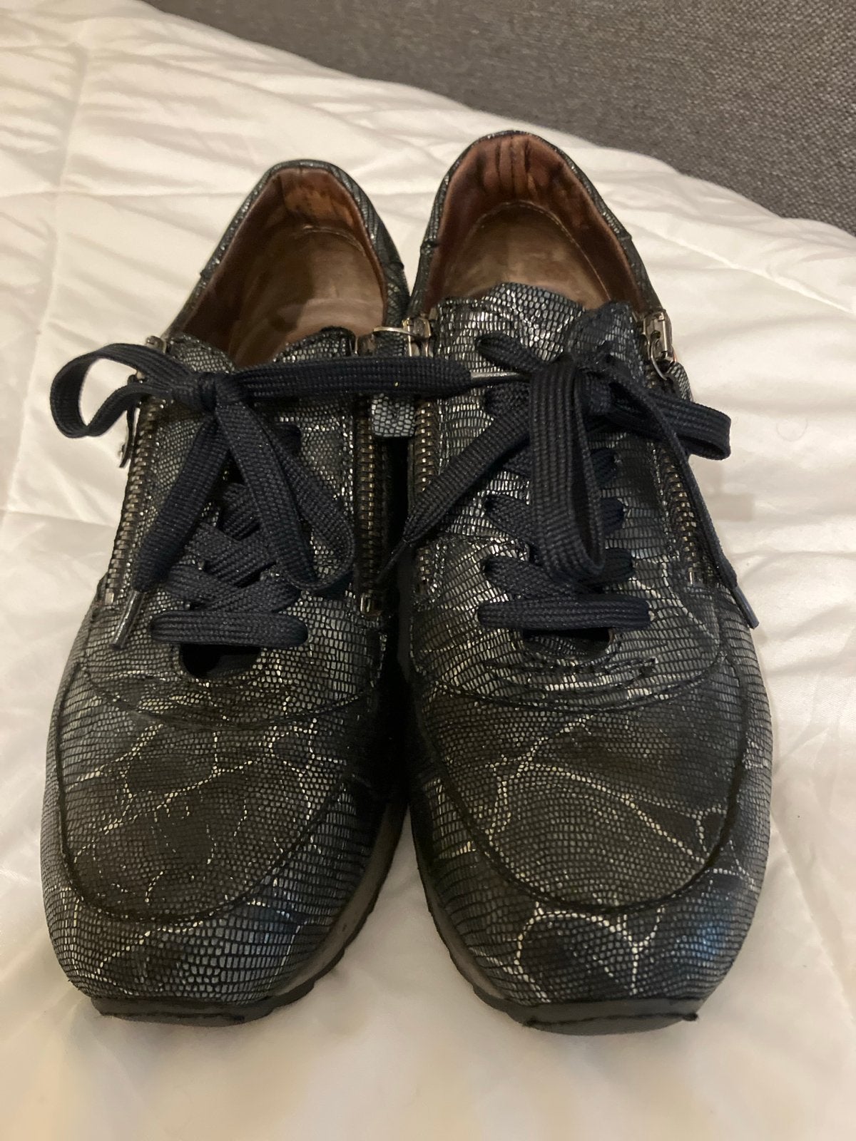 Piedi Nudi sneakers maat 38 - zwart/grijs/zilver, Kleding | Dames, Ophalen of Verzenden, Zo goed als nieuw, Zwart, Sneakers of Gympen