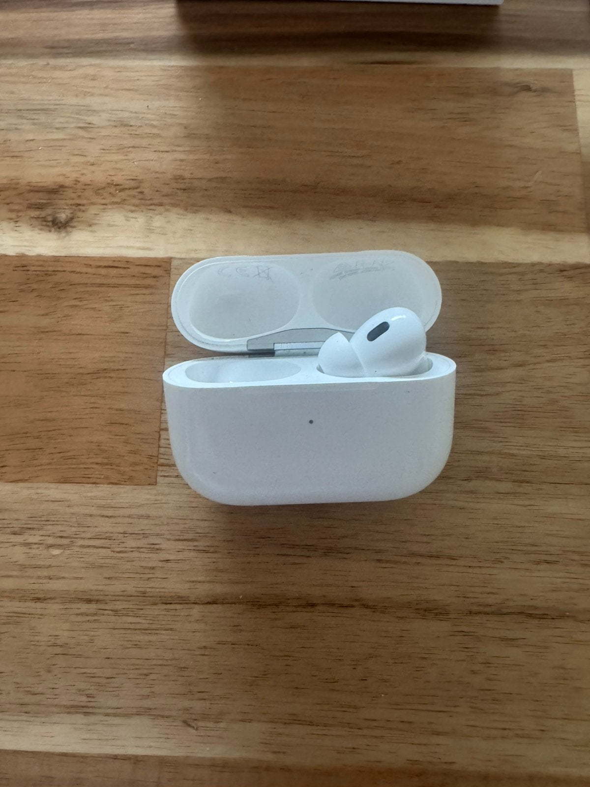Apple airpods met case (maar één airpod!), Bluetooth, Gebruikt, In gehoorgang (in-ear), Ophalen of Verzenden