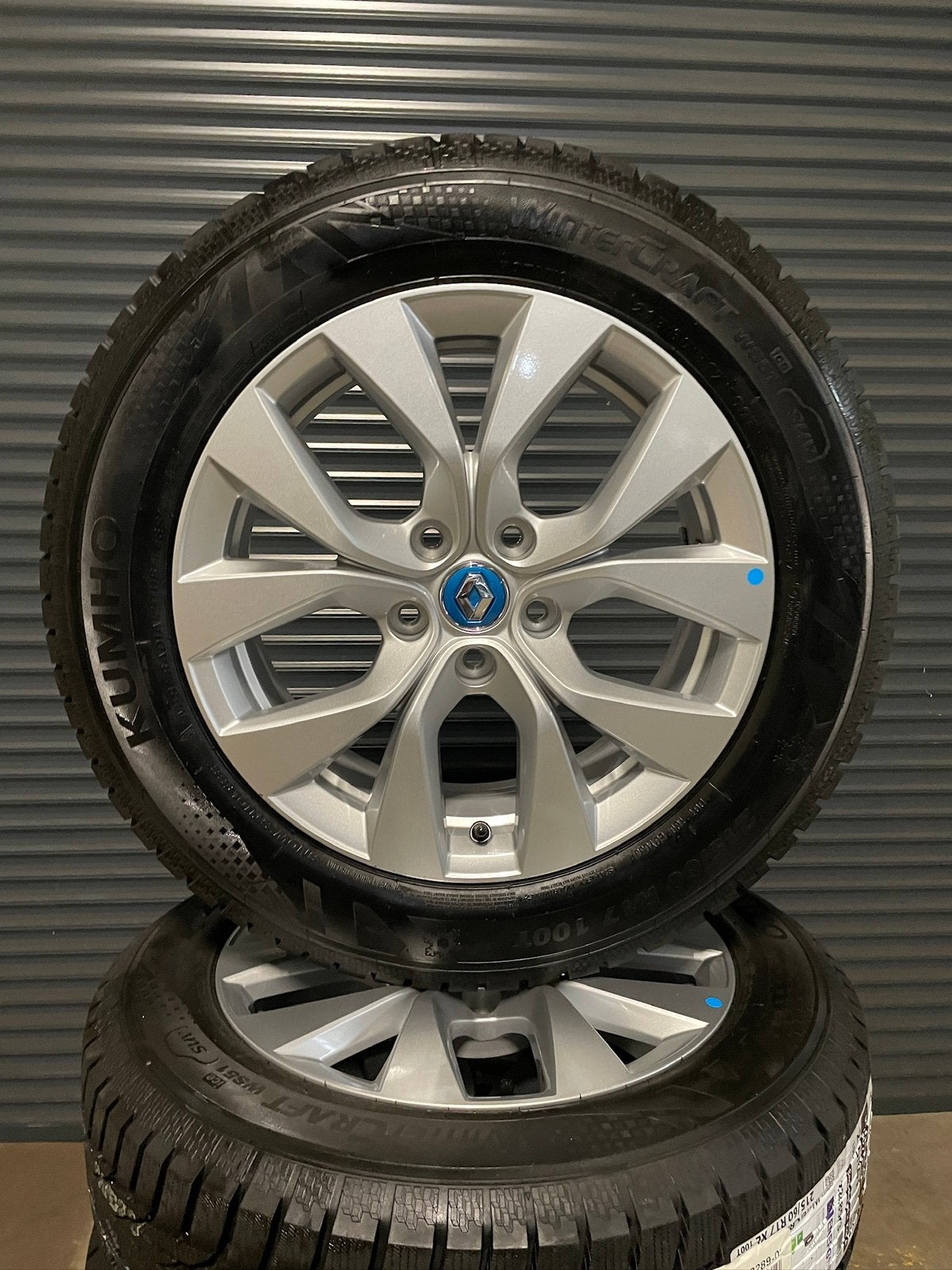 Nieuwe Winterbanden set Renault Captur 2 ️, Auto-onderdelen, Banden en Velgen, 215 mm, Banden en Velgen, Nieuw, 17 inch