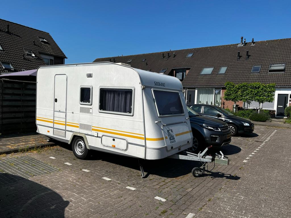 Knaus Sudwind Caravan | Stapelbed | Lichtgewicht, Vast bed, Treinzit, 750 - 1000 kg, Particulier