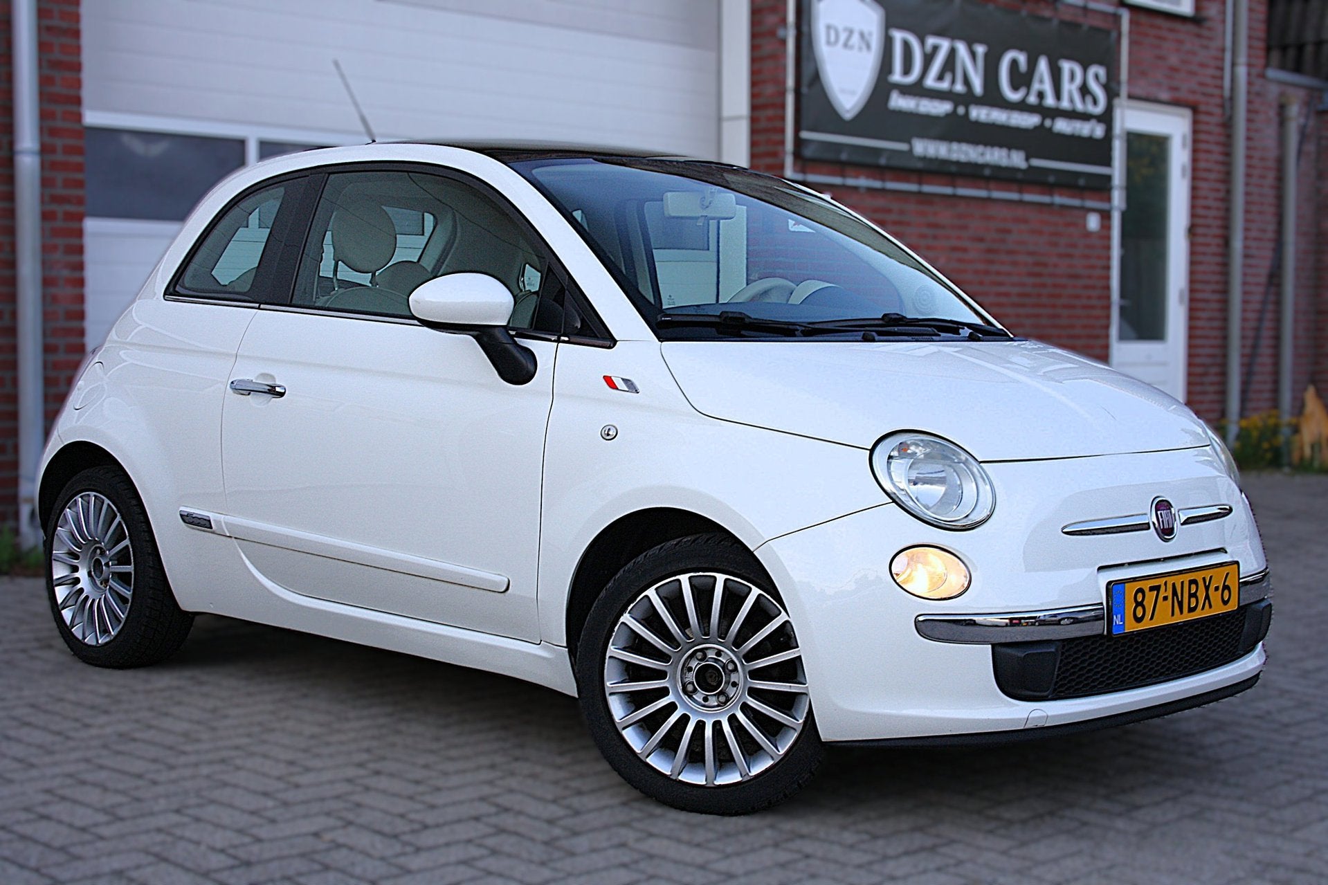 Fiat 500 1.2 Lounge Automaat |Airco|Pano|16” LMvelgen|Nw g, Euro 5, Gebruikt, 1242 cc, 4 cilinders