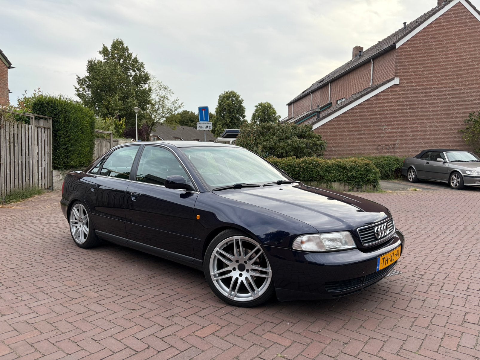 Audi A4 1.6 74KW 1998 Blauw NWE distrriem, Voorwielaandrijving, 1145 kg, 4 cilinders, Blauw