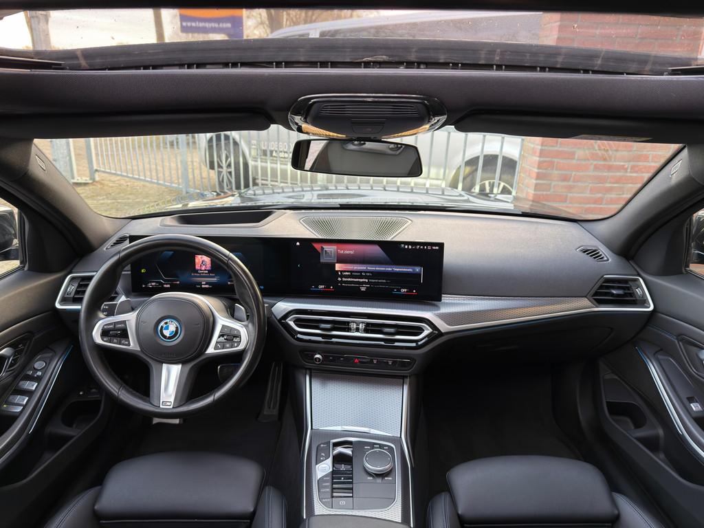 BMW 3-serie Touring LCI Panoramadak M-Sport Widescreen HUD M, 1998 cc, Gebruikt, 4 cilinders, Plug-in hybride