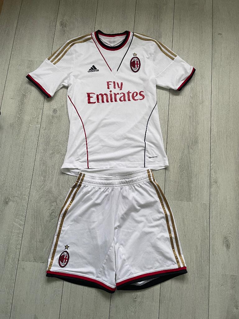 AC Milan voetbaltenue, Maat S, Ophalen of Verzenden, Gebruikt, Set