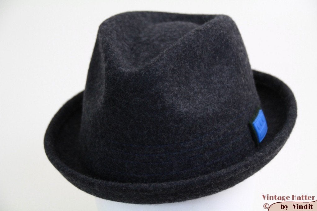 Gleufhoed Trilby Crown by Christys grijs wolvilt 57 nieuw, Nieuw, Ophalen of Verzenden, 57 cm (M, 7⅛ inch) of minder, Hoed
