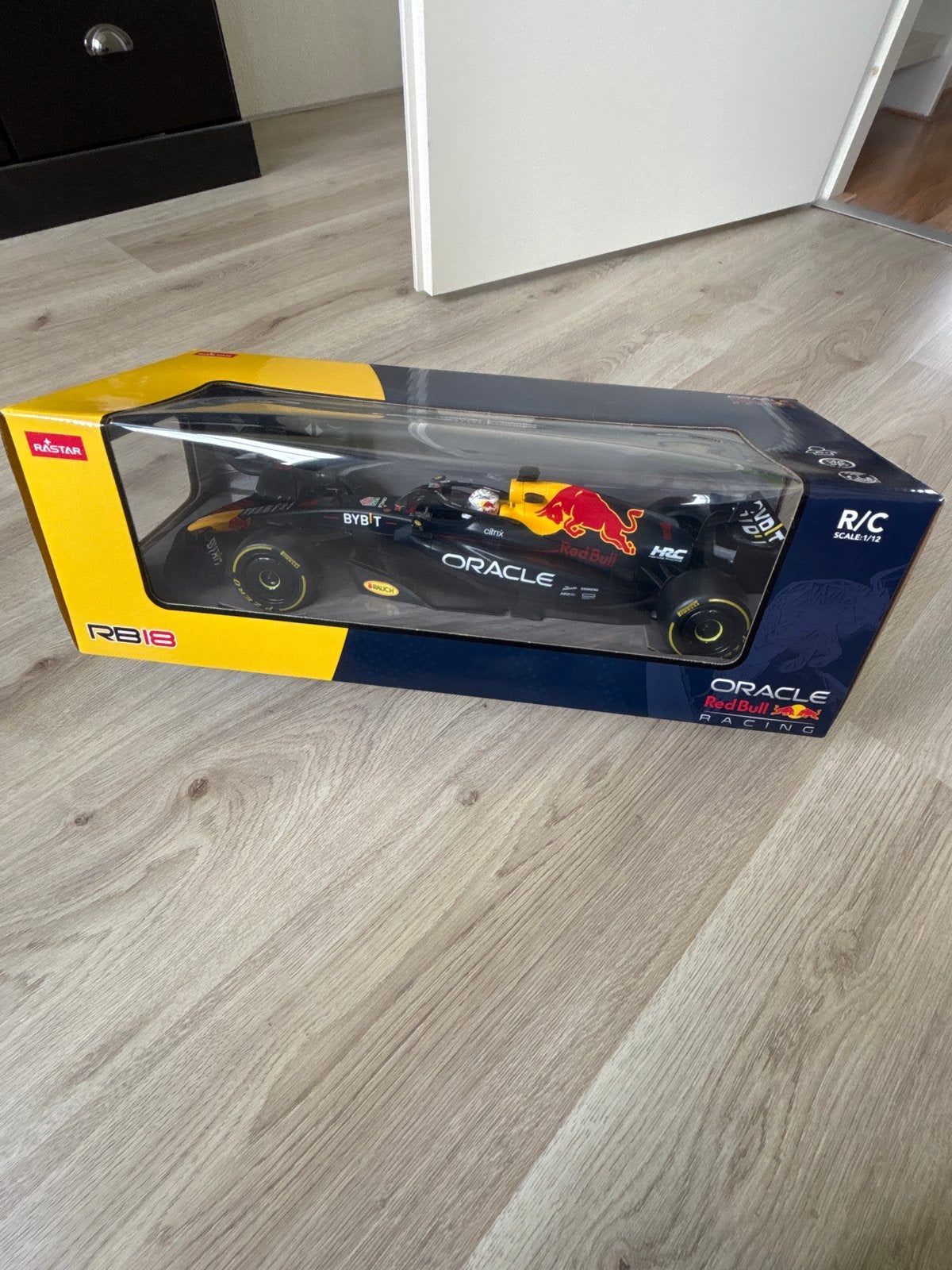 Red Bull Racing RB18 RC Auto Schaal 1:12 - Nieuw in doos, Hobby en Vrije tijd, Modelbouw | Radiografisch | Auto's, Elektro, Nieuw