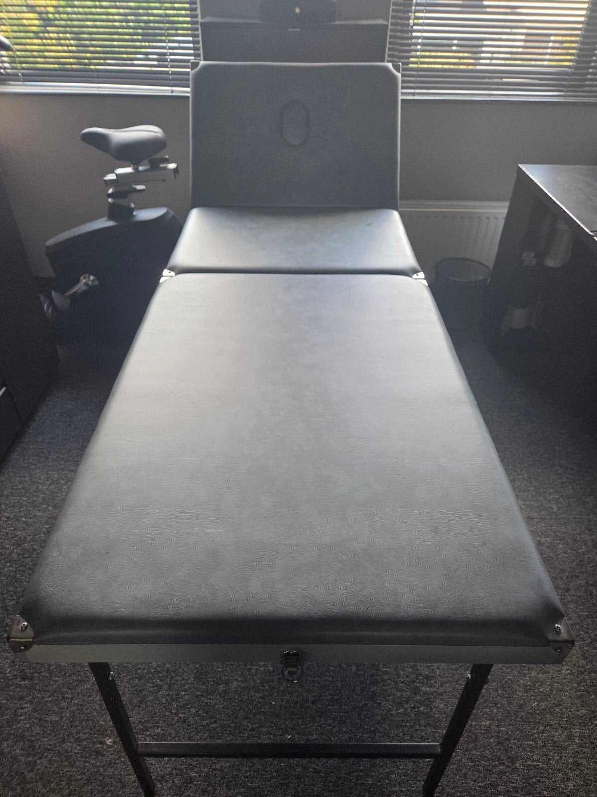 massagetafel verstel-  en draagbaar, Sport en Fitness, Massageproducten, Ophalen of Verzenden, Gebruikt, Massagetafel